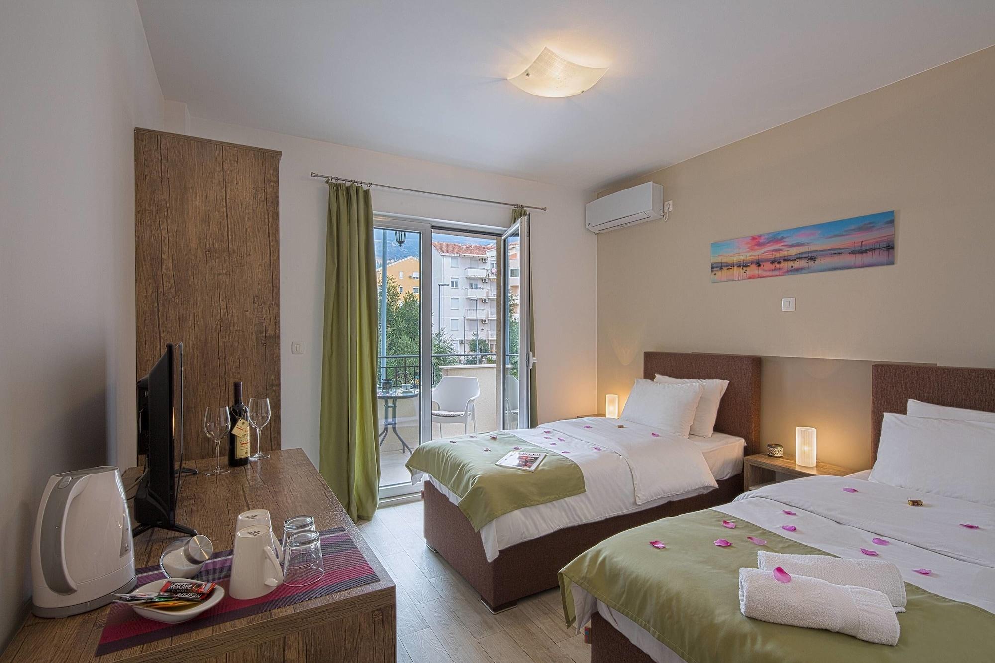Le Marc Guest House Budva Exteriör bild