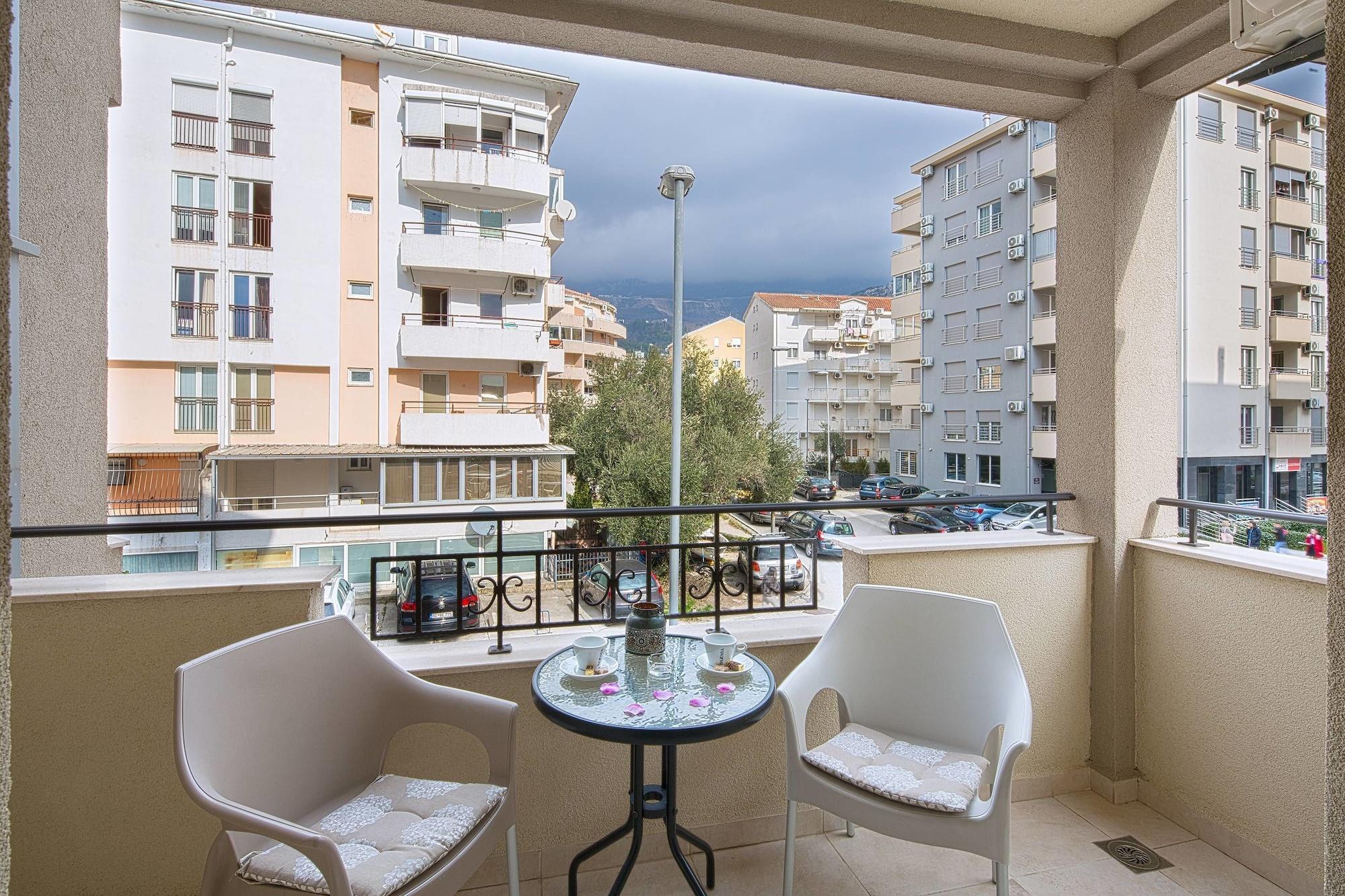 Le Marc Guest House Budva Exteriör bild