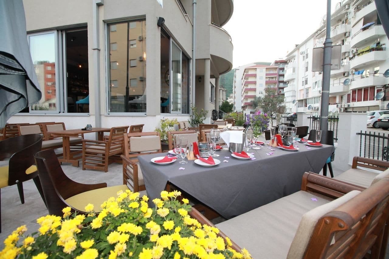 Le Marc Guest House Budva Exteriör bild
